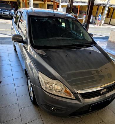 FORD FOCUS 2.0 GLX 16V FLEX 4P AUTOMÁTICO