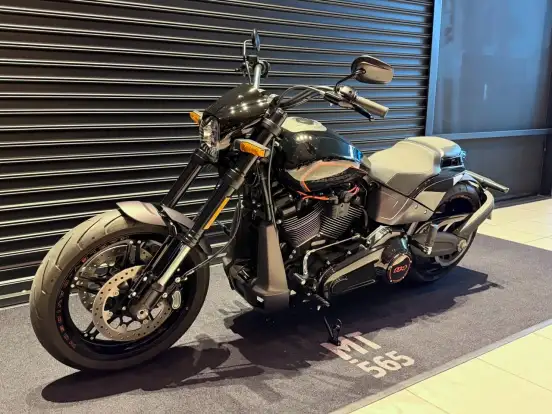 HARLEY-DAVIDSON-SOFTAIL FXDR 114-2020