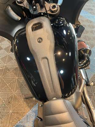 HARLEY-DAVIDSON-LOW RIDER ST-2023