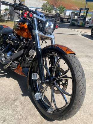 HARLEY-DAVIDSON-SOFTAIL BREAKOUT-2015