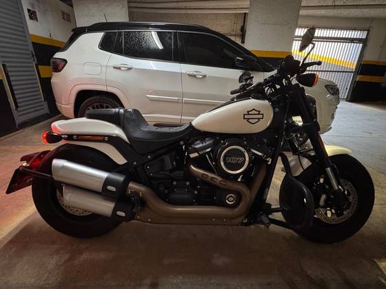 HARLEY-DAVIDSON SOFTAIL FAT BOB 107 