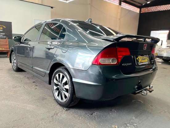 HONDA-CIVIC-2010