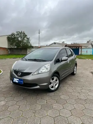 HONDA FIT 1.4 LX 8V FLEX 4P MANUAL HONDA FIT 1.4 LX 8V FLEX 4P MANUAL