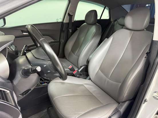 HYUNDAI-HB20S-1.6 PREMIUM 16V FLEX 4P AUTOMÁTICO HYUNDAI-HB20S-2017