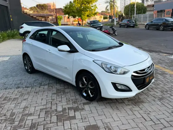 HYUNDAI I30 1.8 MPI 16V GASOLINA 4P AUTOMATICO HYUNDAI I30 1.8 MPI 16V GASOLINA 4P AUTOMATICO