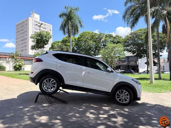 HYUNDAI-TUCSON-2020