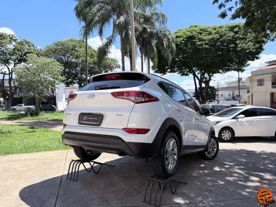 HYUNDAI-TUCSON-2020