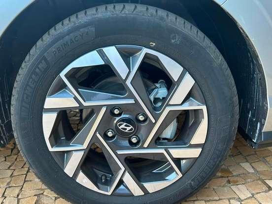 HYUNDAI-HB20-2023