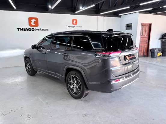 JEEP-COMMANDER-2024