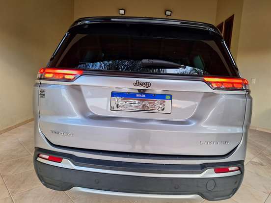 JEEP-COMMANDER-2022