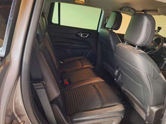 JEEP-COMMANDER-2022