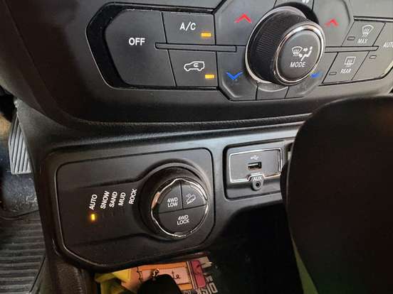 JEEP-RENEGADE-2.0 16V TURBO DIESEL TRAILHAWK 4P 4X4 AUTOMÁTICO JEEP-RENEGADE-2021