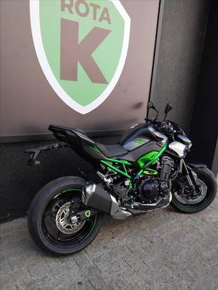 KAWASAKI-Z900-2025