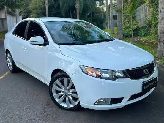 KIA-CERATO-1.6 EX3 SEDAN 16V GASOLINA 4P AUTOMÁTICO KIA-CERATO-2011