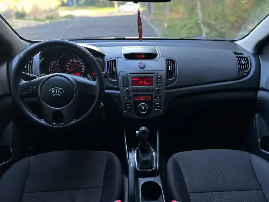 KIA-CERATO-2011
