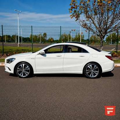 MERCEDES-BENZ-CLA 200-1.6 VISION 16V FLEX 4P AUTOMÁTICO MERCEDES-BENZ-CLA 200-2017