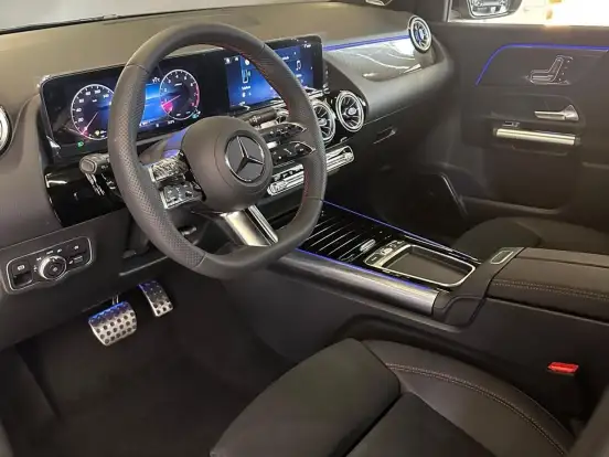 MERCEDES-BENZ-GLA 200-2025