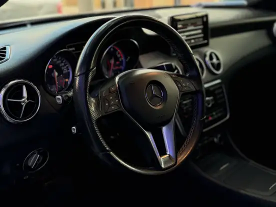 MERCEDES-BENZ-GLA 200-1.6 CGI ADVANCE 16V TURBO FLEX 4P AUTOMÁTICO MERCEDES-BENZ-GLA 200-2015