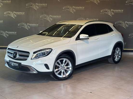 MERCEDES-BENZ-GLA 200-2016