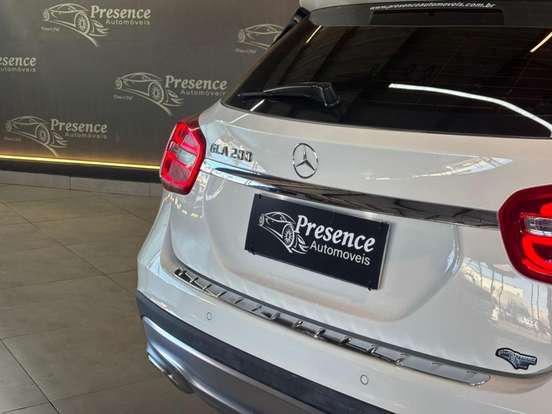 MERCEDES-BENZ-GLA 200-1.6 CGI ADVANCE 16V TURBO FLEX 4P AUTOMÁTICO MERCEDES-BENZ-GLA 200-2016