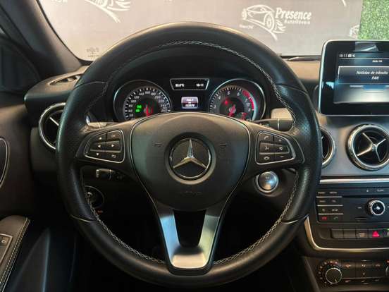 MERCEDES-BENZ-GLA 200-2016