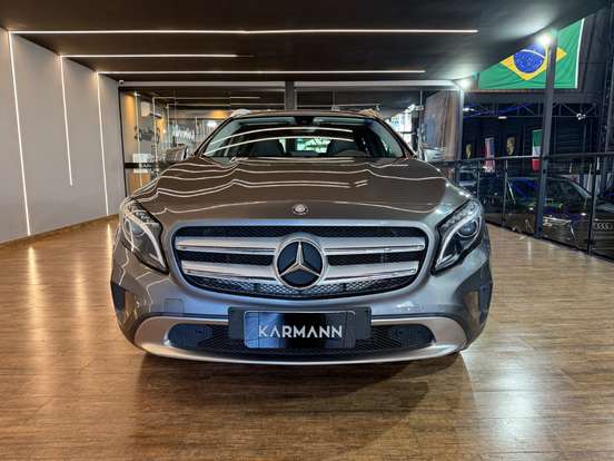 MERCEDES-BENZ-GLA 200-2016