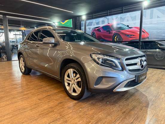 MERCEDES-BENZ-GLA 200-2016