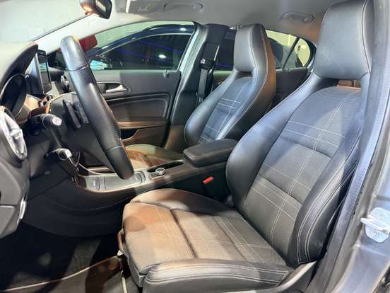 MERCEDES-BENZ-GLA 200-2016