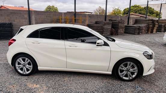 MERCEDES-BENZ-A 200-2016
