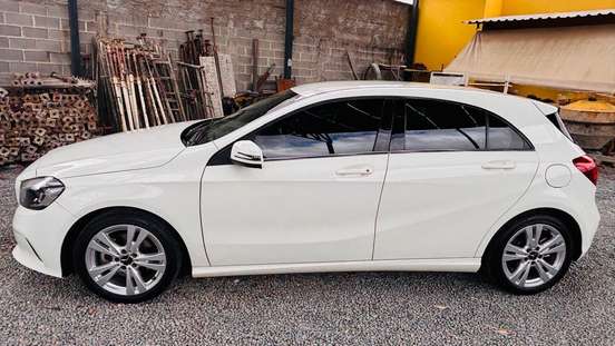 MERCEDES-BENZ-A 200-2016