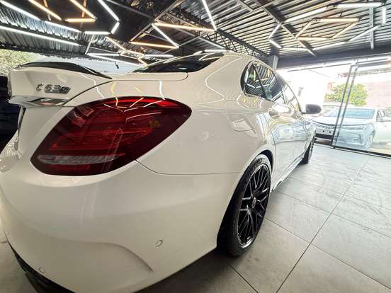 MERCEDES-BENZ-C 63 AMG-4.0 V8 TURBO S GASOLINA SEDAN 4P AUTOMÁTICO MERCEDES-BENZ-C 63 AMG-2015