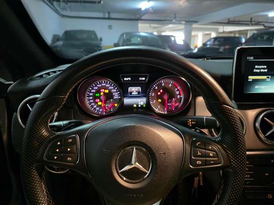 MERCEDES-BENZ-CLA 200-2015