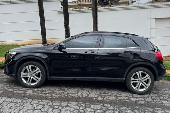 MERCEDES-BENZ-GLA 200-2017