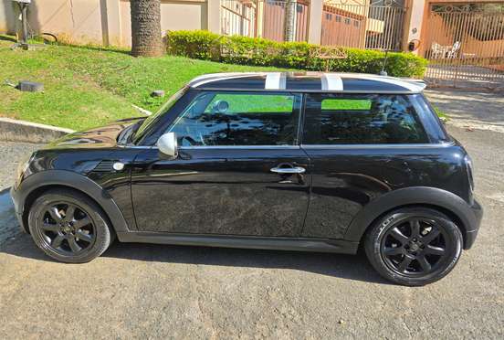 MINI-COOPER-2010