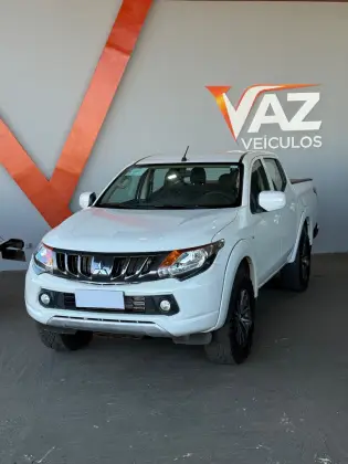 MITSUBISHI L200 TRITON 2.4 16V TURBO DIESEL GLS CD 4X4 AUTOMÁTICO