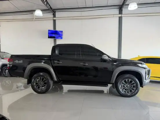 MITSUBISHI-L200 TRITON-2025