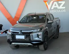 MITSUBISHI L200 TRITON 2.4 16V TURBO DIESEL SPORT HPE CD 4P 4X4 AUTOMÁTICO MITSUBISHI L200 TRITON 2.4 16V TURBO DIESEL SPORT HPE CD 4P 4X4 AUTOMÁTICO