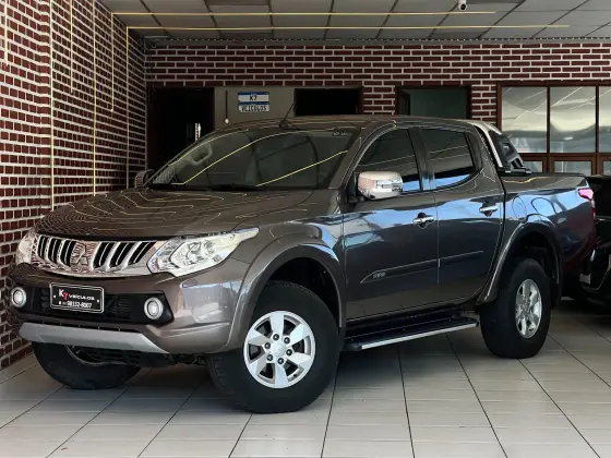 MITSUBISHI L200 TRITON 2.4 16V TURBO DIESEL SPORT HPE TOP CD 4P 4X4 AUTOMÁTICO