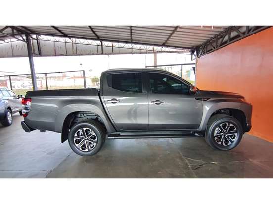 MITSUBISHI-L200 TRITON-2022
