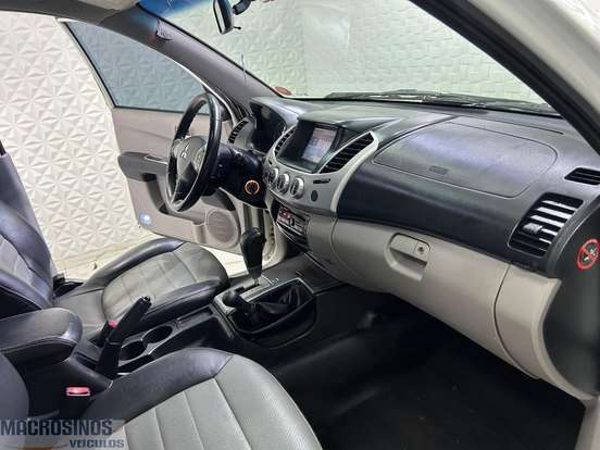 MITSUBISHI-L200 TRITON-2015
