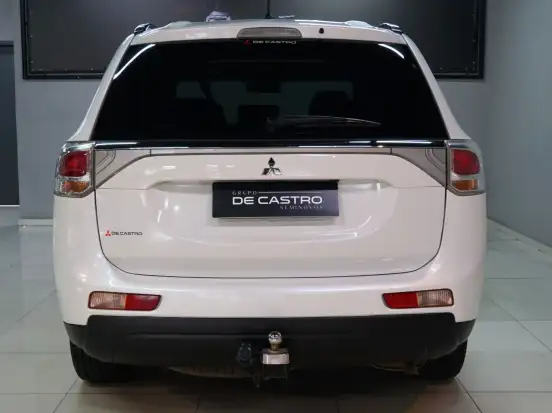 MITSUBISHI-OUTLANDER-2.0 16V GASOLINA 4P AUTOMÁTICO MITSUBISHI-OUTLANDER-2014