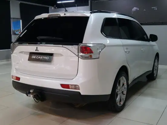 MITSUBISHI-OUTLANDER-2014