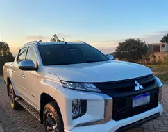 MITSUBISHI L200 TRITON 2.4 16V TURBO DIESEL SPORT HPE-S CD 4P 4X4 AUTOMÁTICO MITSUBISHI L200 TRITON 2.4 16V TURBO DIESEL SPORT HPE-S CD 4P 4X4 AUTOMÁTICO