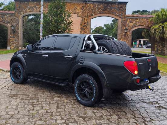 MITSUBISHI-L200 TRITON-3.5 HPE 4X4 CD V6 24V FLEX 4P AUTOMÁTICO MITSUBISHI-L200 TRITON-2014