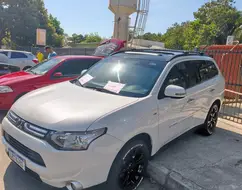 MITSUBISHI OUTLANDER 3.0 GT 4X4 V6 24V GASOLINA 4P AUTOMÁTICO MITSUBISHI OUTLANDER 3.0 GT 4X4 V6 24V GASOLINA 4P AUTOMÁTICO