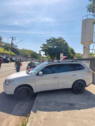 MITSUBISHI-OUTLANDER-2014
