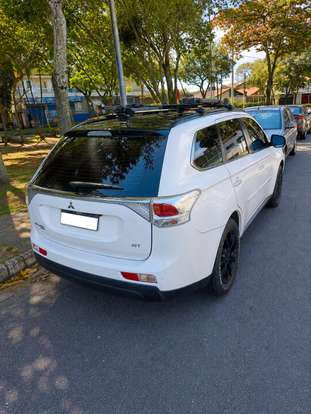 MITSUBISHI-OUTLANDER-2014