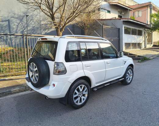 MITSUBISHI-PAJERO TR4-2015