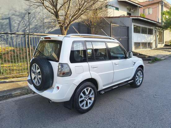 MITSUBISHI-PAJERO TR4-2.0 4X2 16V 140CV FLEX 4P MANUAL MITSUBISHI-PAJERO TR4-2015