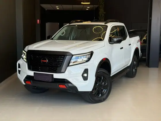 NISSAN FRONTIER 2.3 16V TURBO DIESEL PRO4X CD 4X4 AUTOMÁTICO NISSAN FRONTIER 2.3 16V TURBO DIESEL PRO4X CD 4X4 AUTOMÁTICO